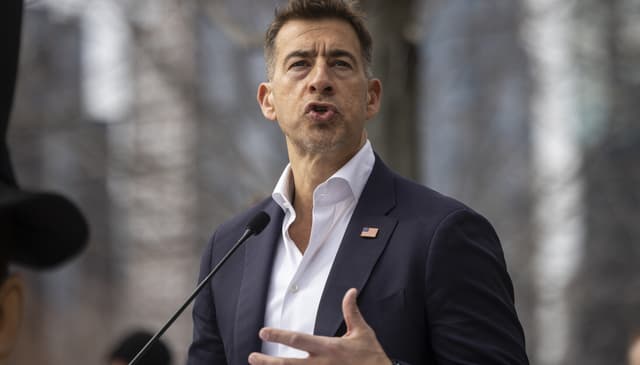 Joining mayor's race, Giannoulias casts himself as a coalition builder, says Johnson ‘has not met the moment’