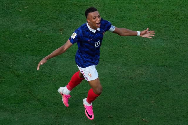 Mbappé scores twice to tie Messi for World Cup lead with 6 goals