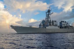 US Navy destroyer broke down for four days in the Pacific