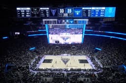 Sex toys tossed on court interrupt WNBA games in Chicago and LA in 2025 replay