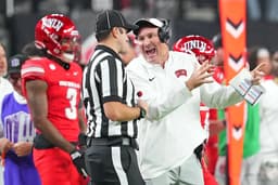 College football Week 0 scores, live updates: Follow UNLV vs. Memphis as first day of action wraps up