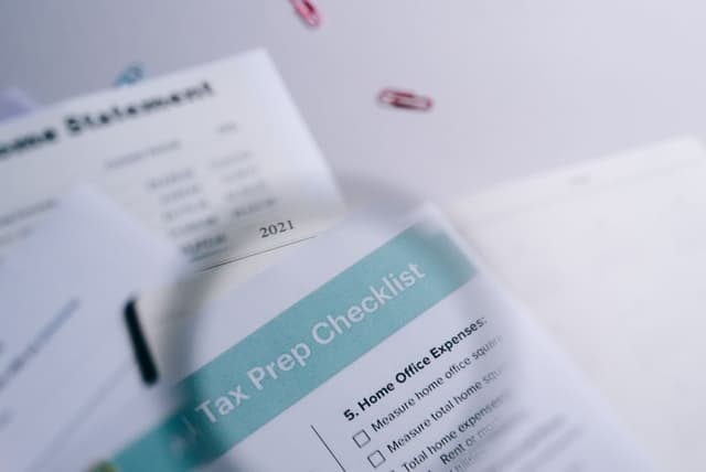 Choosing a Preparer Who Actually Understands NRI Returns
