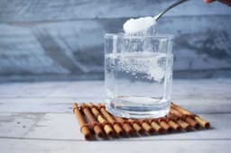 People Gained Lean Mass on Creatine Even Without Hitting the Gym. But There’s a Catch