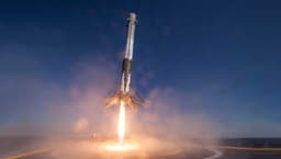 Dow Jones Futures Fall After S&P 500, Nasdaq Rebound Above Key Level; Moderna, AMD, SpaceX Flash Buy Signals