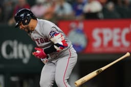Willson Contreras says hand injury ‘felt like a fracture,’ but initial Red Sox X