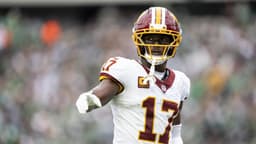 Commanders' Terry McLaurin carted off after knee injury vs. 49ers, ruled out