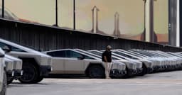 Musk’s public endorsement of SpaceX-Tesla deal may throw a wrench in talks