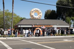 Historic LA shop's arrival sparks Bay Area doughnut war