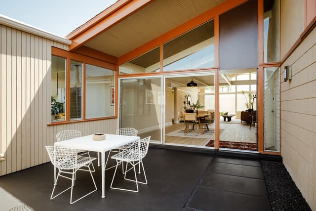Photo 11 of 12 in For $1.5M, You Can Pick Up a Pair of Midcentury Homes in Long Beach