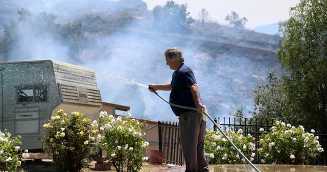 Sandy fire spreads, prompting evacuation warnings in L.A. County