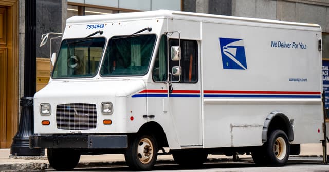 U.S. Postal Service reports $2.5 billion quarterly loss