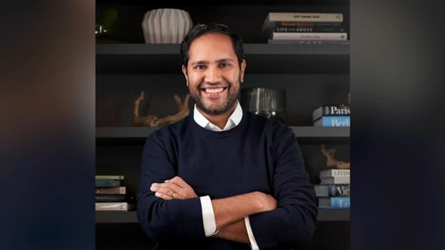 The CEO who fired 900 people on Zoom just before Christmas wants his job back