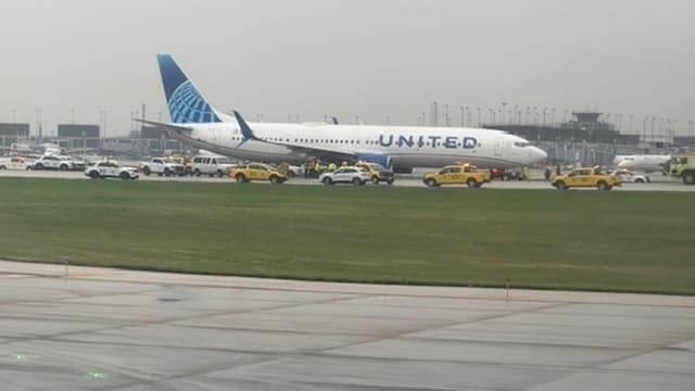 United flight aborts takeoff at Chicago O'Hare due to blown tires