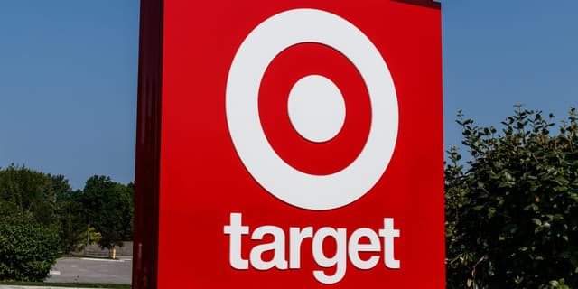Major Food Recall Expands To Trader Joe’s, Walmart, Target & More As 345 People Get Sick