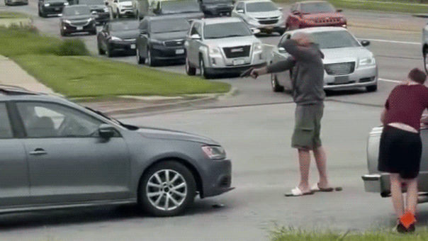 Des Moines road rage suspect accused of pointing gun at teenagers