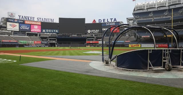 Dodgers-Yankees postponed by Saturday rain