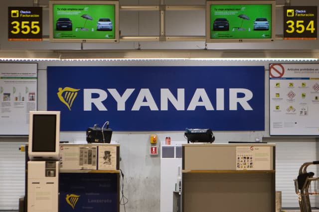 US aviation safety investigators take over Ryanair flight probe