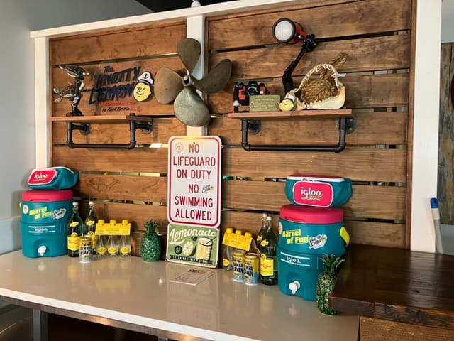 New Fresh-Squeezed Lemonade Stand Opens Inside Popular Norwalk Seafood Restaurant