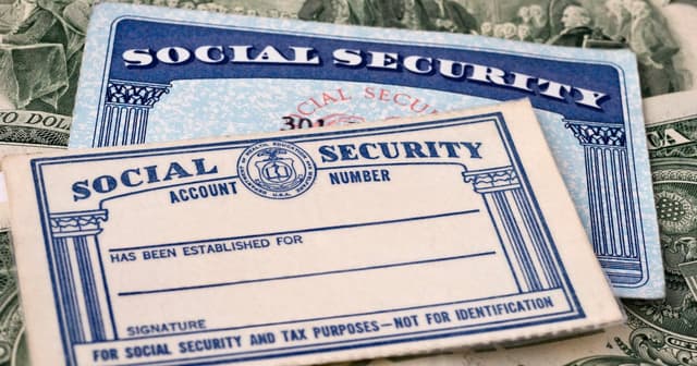 Senators introduce bipartisan plan to tackle Social Security insolvency