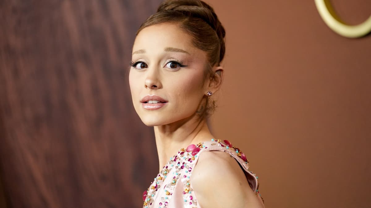 Ariana Grande ‘confirms’ she’s back with ex after Ethan Slater split with lyric about ‘finding our way back’