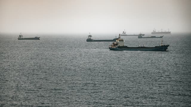 Oil prices rise as U.S. and Iran fight for control of Strait of Hormuz
