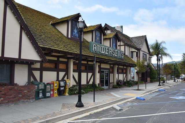 California roadside icon, closed for years, to be demolished