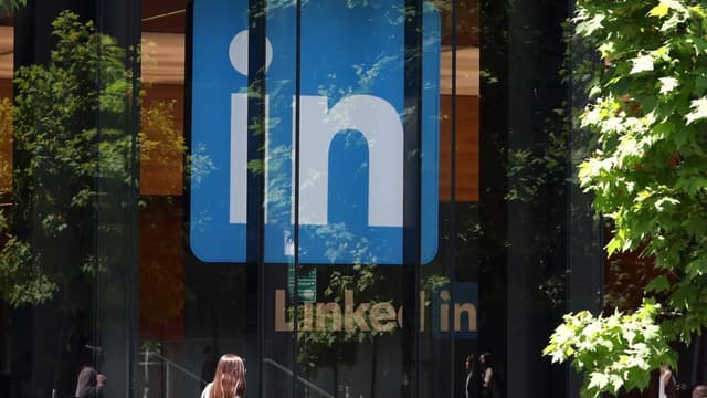 A Study Tried to Quantify How Many LinkedIn Posts Are 100% AI. It’s a Lot