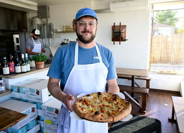 A fan-favorite pizza shop has closed in Lakewood after 10 years