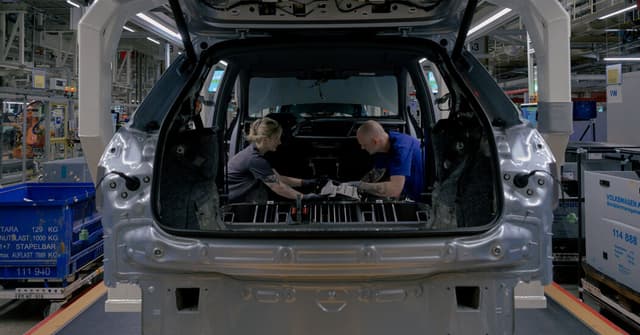 Volkswagen Is Cutting Production as Sales in China Plunge