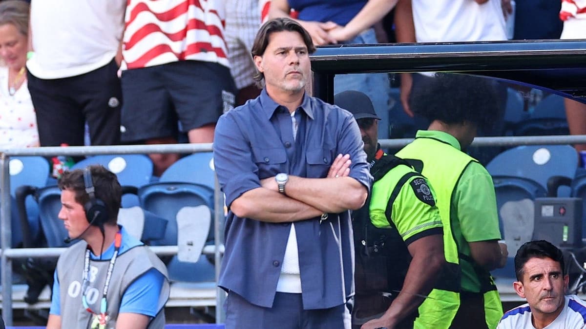 World Cup: Pochettino kicks water bottles as US trails Belgium 2-1 at half