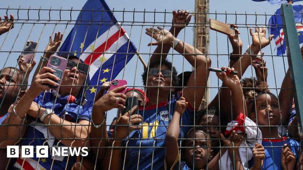 Thousands welcome home Cape Verde footballers after stunning World Cup run
