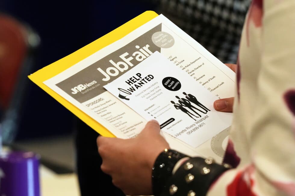 America In Focus: consumers still gloomy about economy; US hiring falls in June