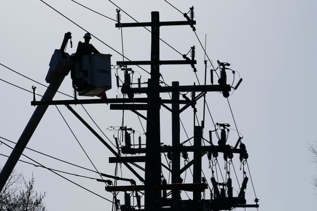 Tracking DTE power outages in Metro Detroit: More than 264K without power