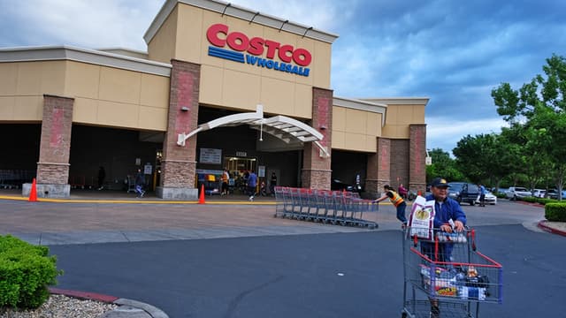Police arrest alleged Costco shoplifters using fraudulent credit cards