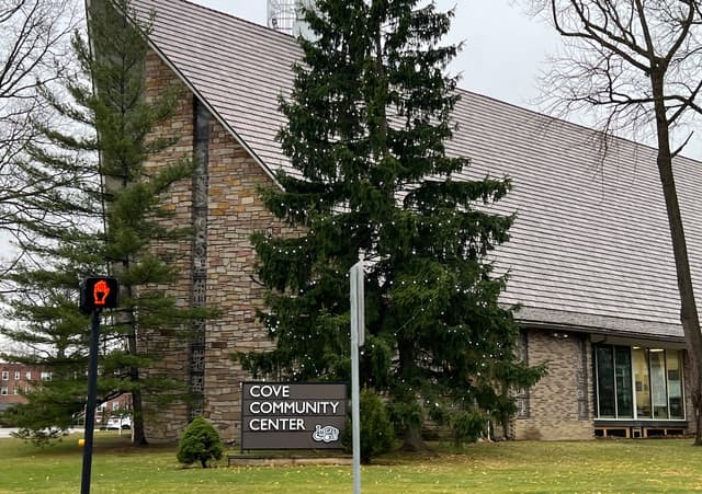 Lakewood offering cooling and hydration center during hot spell
