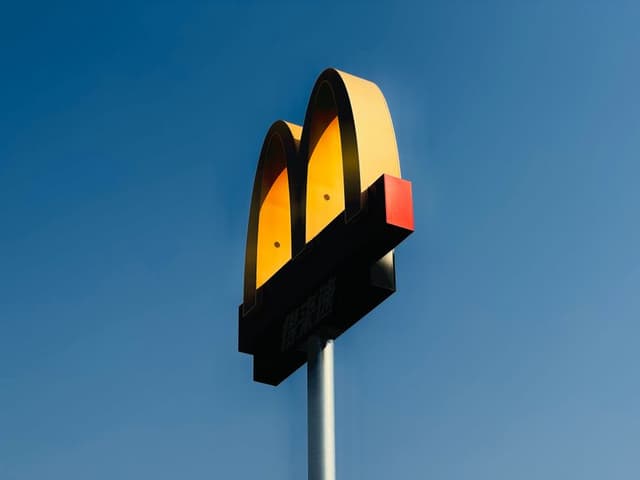 McDonalds Hot Oil Attack | Eatery Lies About Ingredients | CAs Hottest Job Markets: CA Business News