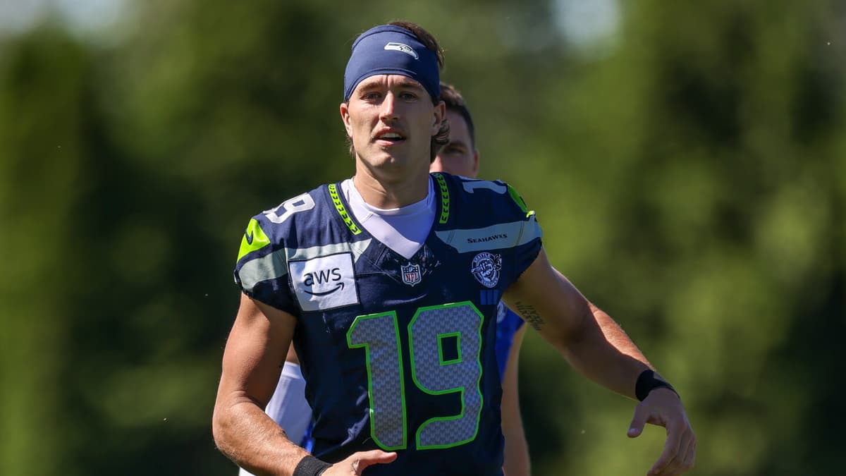 Jake Bobo carted off with apparent leg injury at Seahawks-Titans joint practice