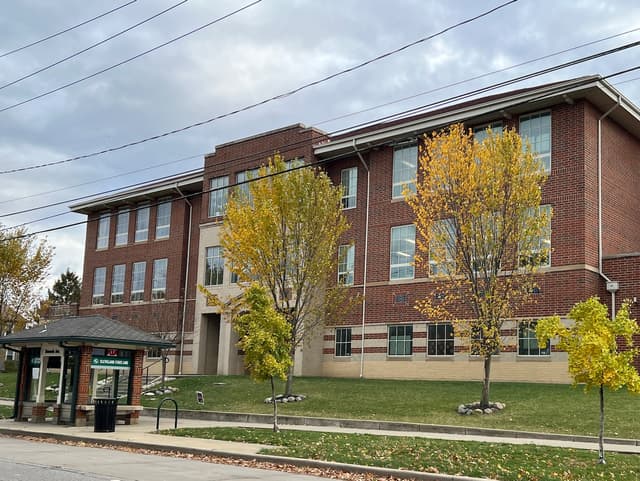 Lakewood weighs reducing 7 elementary schools to 6