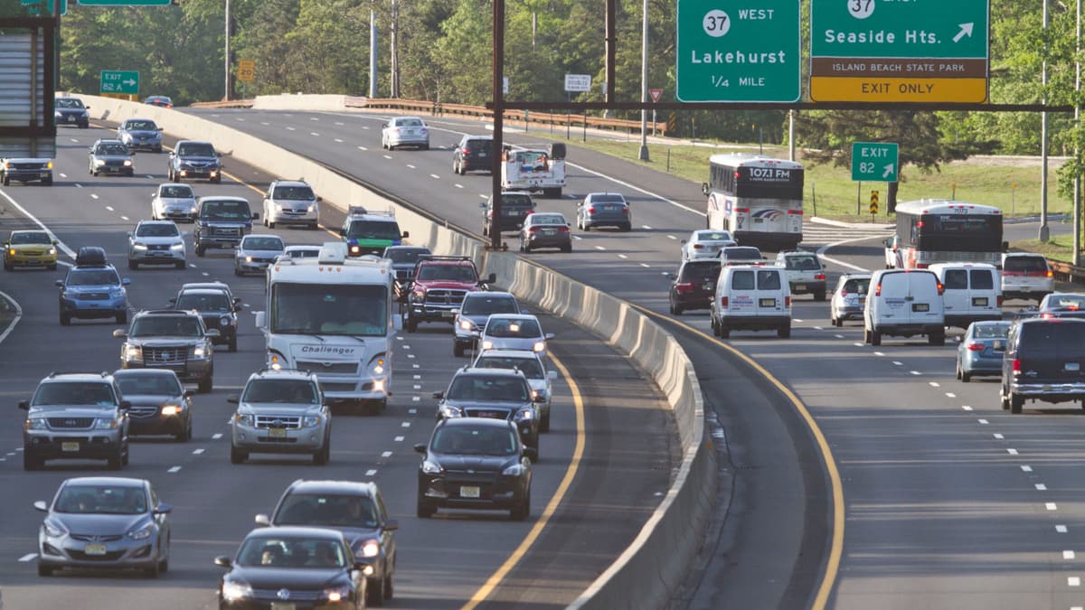 1.5-mile backup on Garden State Parkway develops near Lakewood