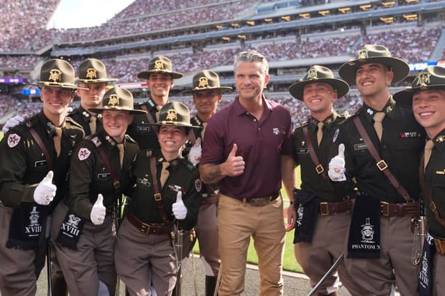 Pete Hegseth makes appearance at Aggies game