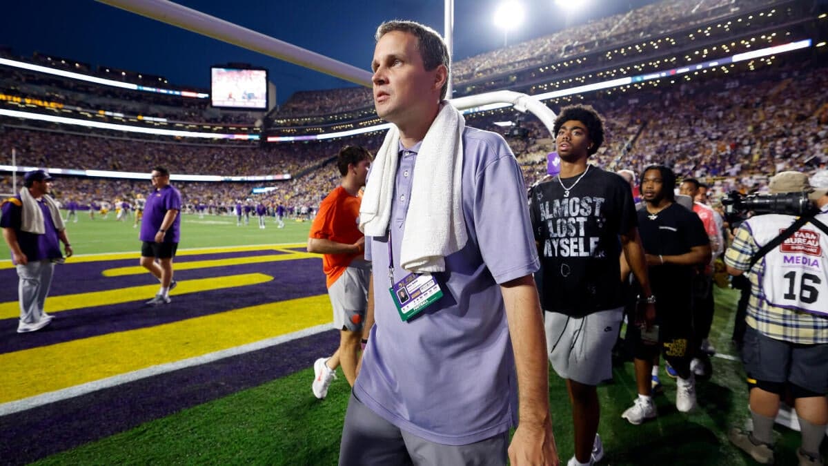Will Wade explains LSU's 'unconventional' four-player roster: 'We're going to be unapologetic about it'