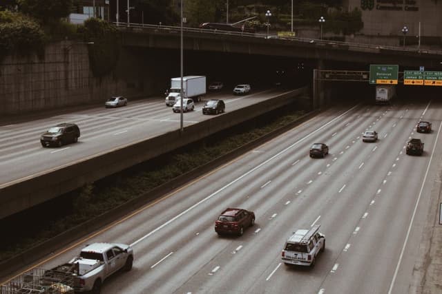Cerritos crash on northbound I-605 near SR-91 kills one person