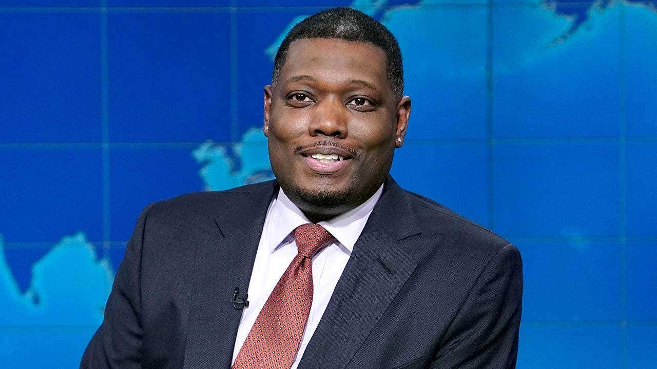 Michael Che jokes about Charlie Kirk's killing in his Netflix special